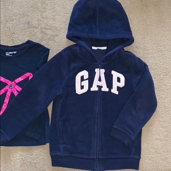 Gap Bundle size 5T Zip Sweatshirt & Top - Picture 5 of 5
